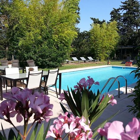 Mas La Provence Bed & Breakfast ลีล-ซูร์-ลา-ซอร์ก ภายนอก รูปภาพ