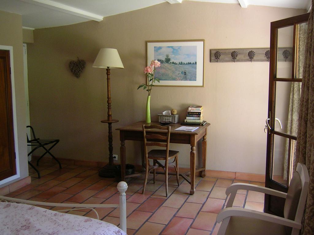 Mas La Provence Bed & Breakfast ลีล-ซูร์-ลา-ซอร์ก ห้อง รูปภาพ