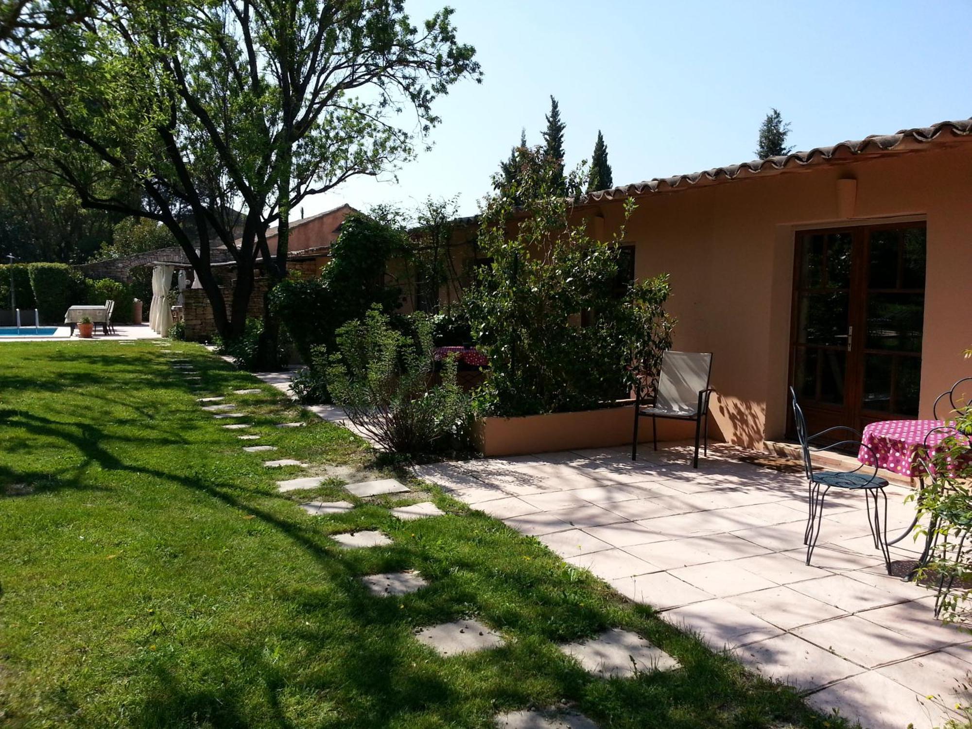 Mas La Provence Bed & Breakfast ลีล-ซูร์-ลา-ซอร์ก ภายนอก รูปภาพ