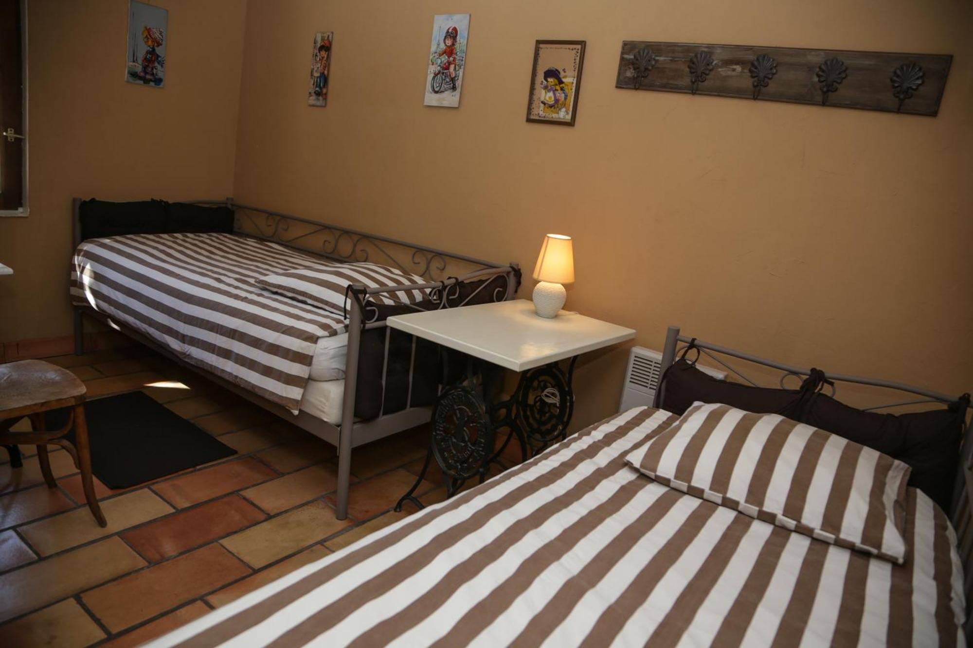 Mas La Provence Bed & Breakfast ลีล-ซูร์-ลา-ซอร์ก ห้อง รูปภาพ