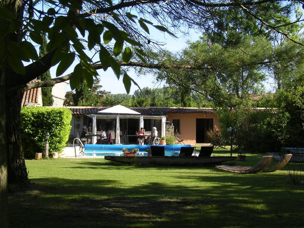 Mas La Provence Bed & Breakfast ลีล-ซูร์-ลา-ซอร์ก ภายนอก รูปภาพ