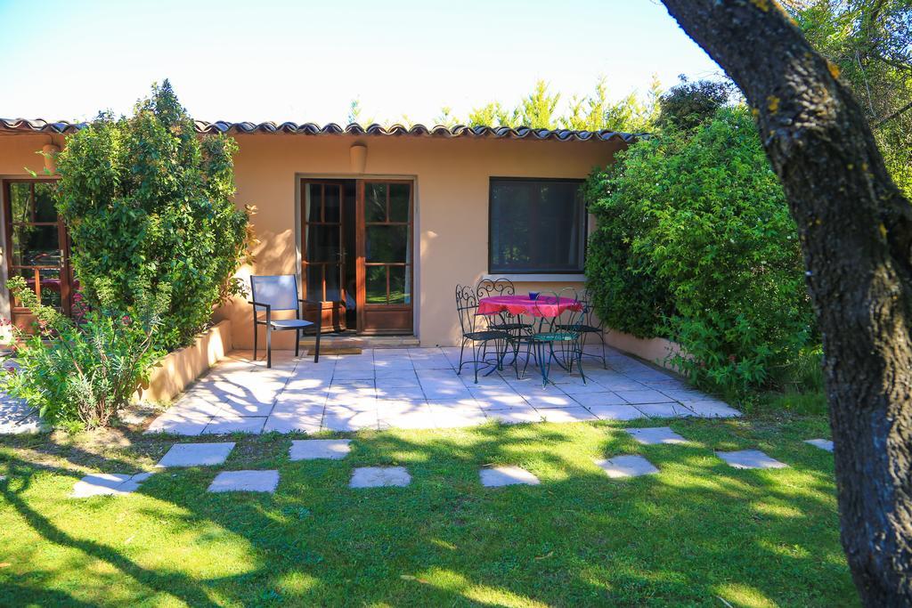 Mas La Provence Bed & Breakfast ลีล-ซูร์-ลา-ซอร์ก ภายนอก รูปภาพ