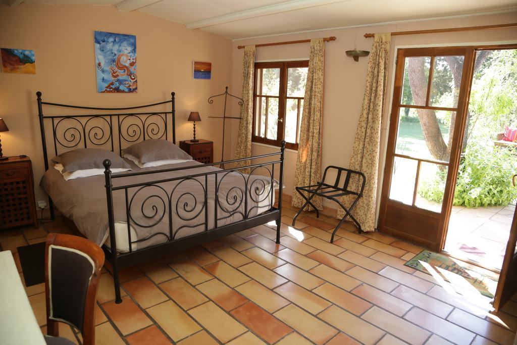 Mas La Provence Bed & Breakfast ลีล-ซูร์-ลา-ซอร์ก ภายนอก รูปภาพ