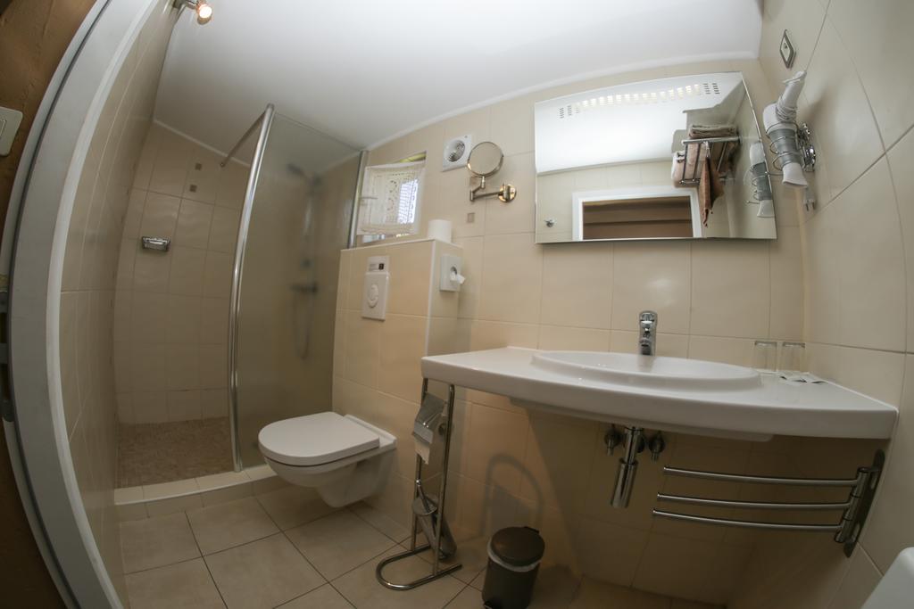 Mas La Provence Bed & Breakfast ลีล-ซูร์-ลา-ซอร์ก ภายนอก รูปภาพ